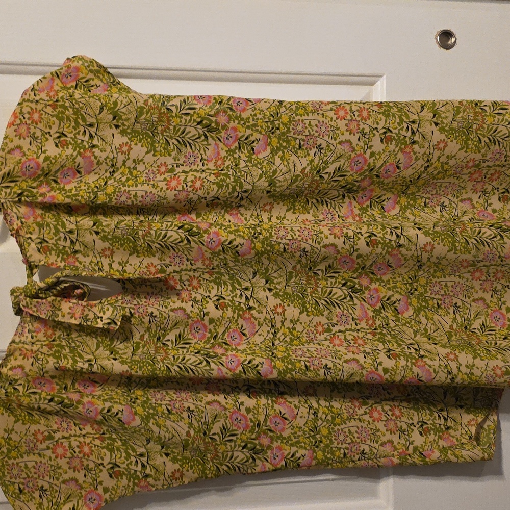 LC Lauren Conrad Floral Top with Green and Pink Accents - Picture 10 of 10